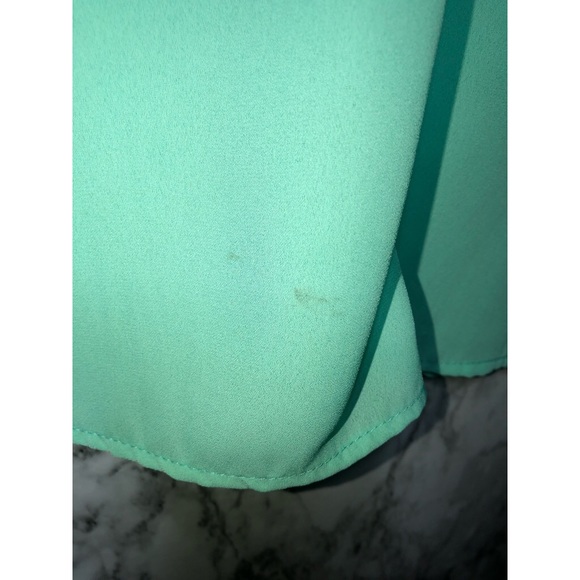 NWOT Plus Size Dressy Shirt W/ Necklace - Picture 5 of 7